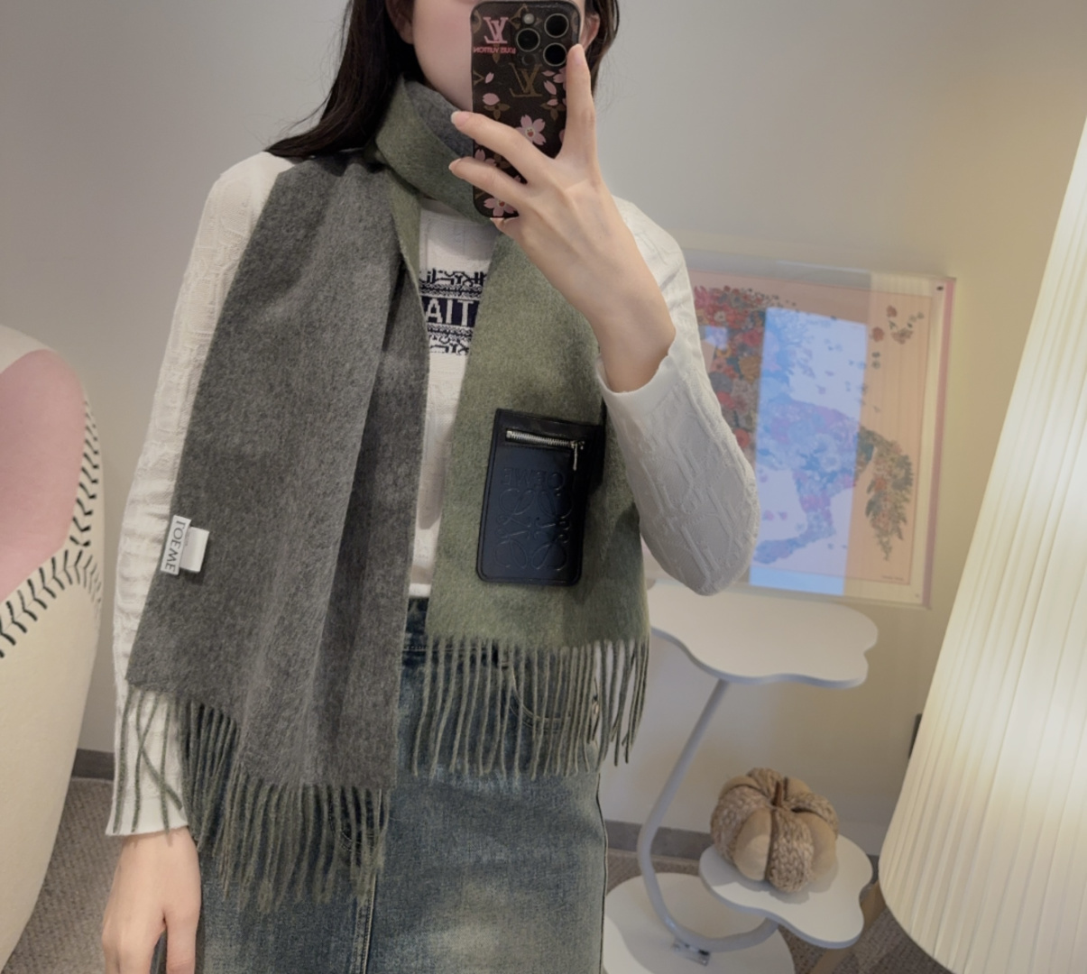 Loewe Loewe · 罗意威 难得一见的温柔配色 低调又不失优雅 重点推荐 双面配色