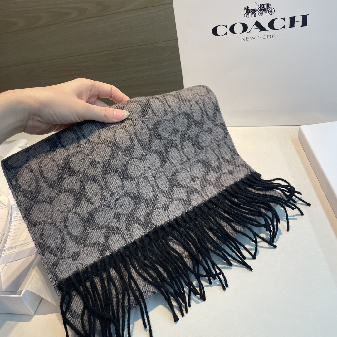 COACH蔻驰也太好看了吧！不仅有颜值还有品质，手感超级软糯和舒服，尺寸180✖️30cm