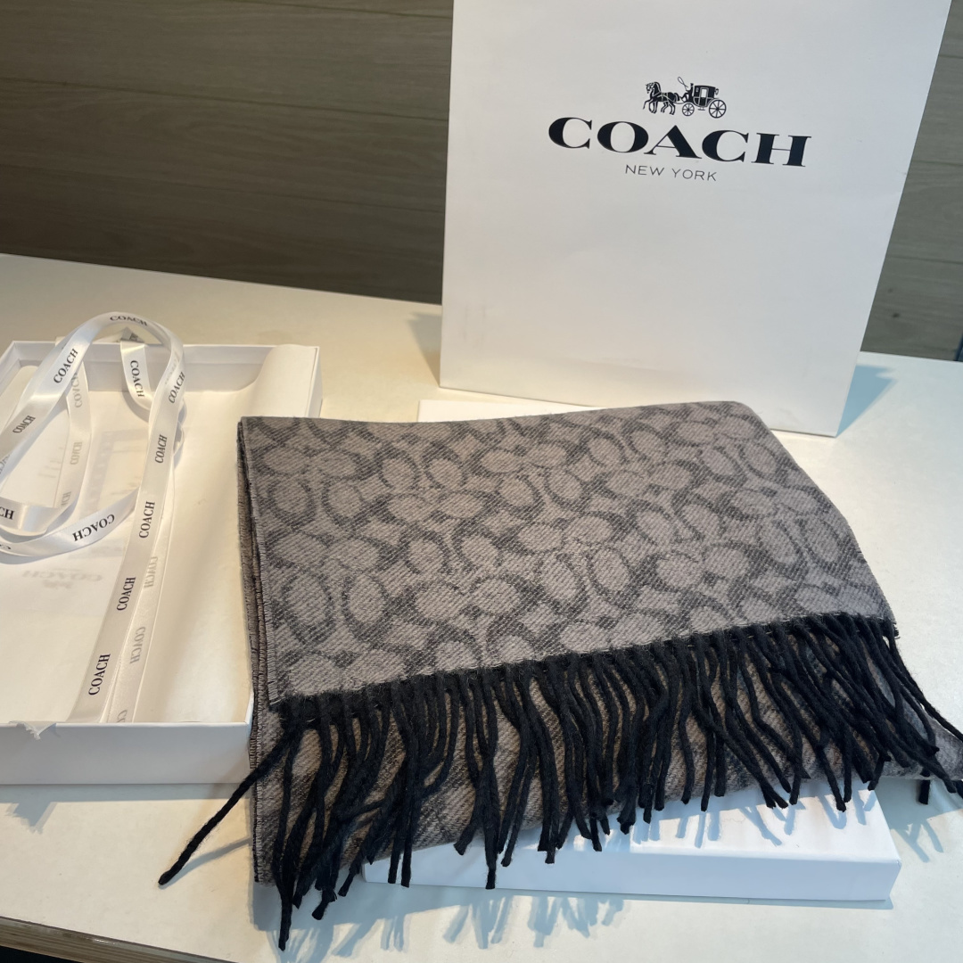COACH蔻驰也太好看了吧！不仅有颜值还有品质，手感超级软糯和舒服，尺寸180✖️30cm