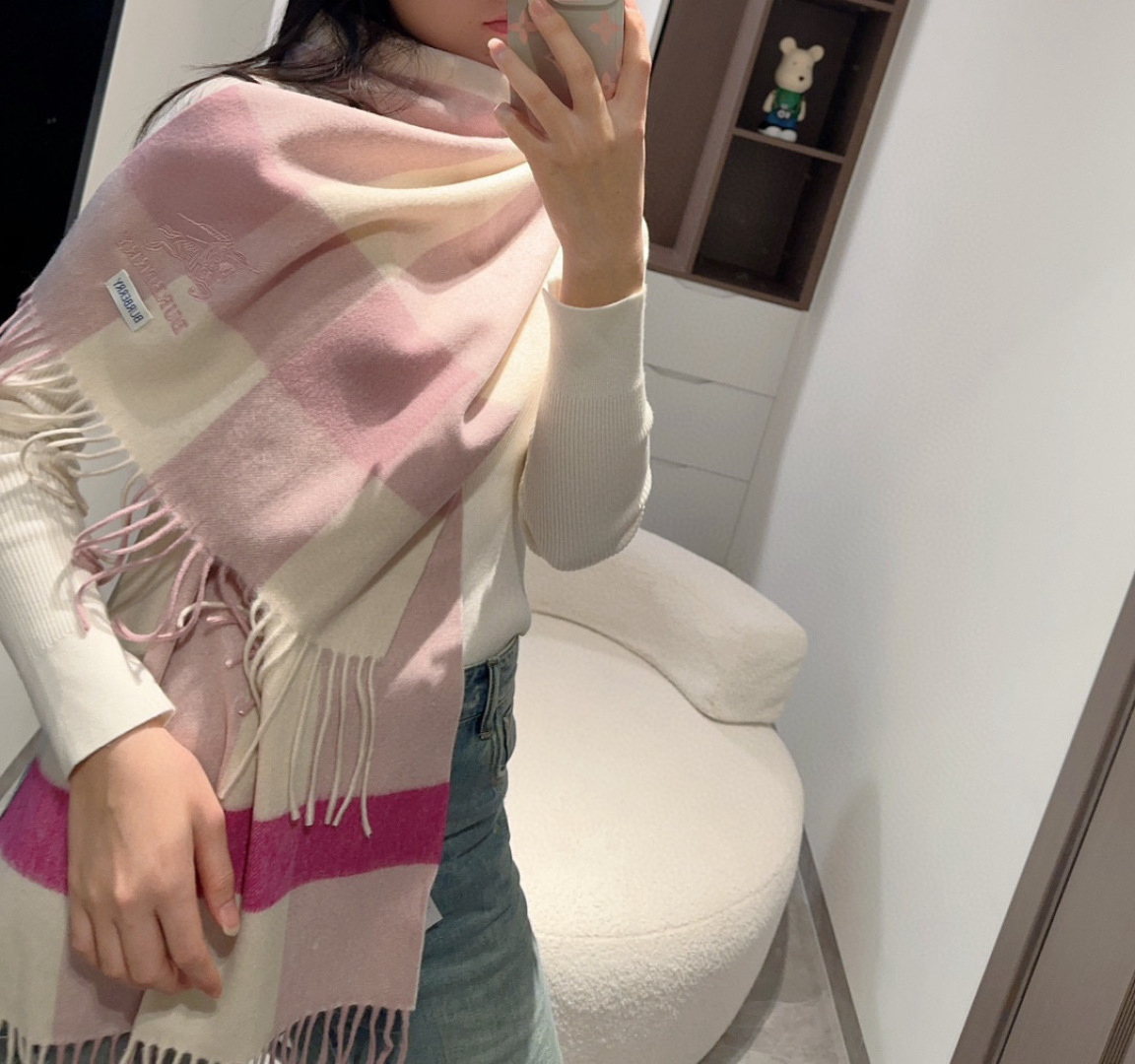 🆕Burberry · 巴宝莉格子围巾❗️好看的要疯掉了，太有型太有魅力了❗️❗️非常斯文时尚的秋冬单品