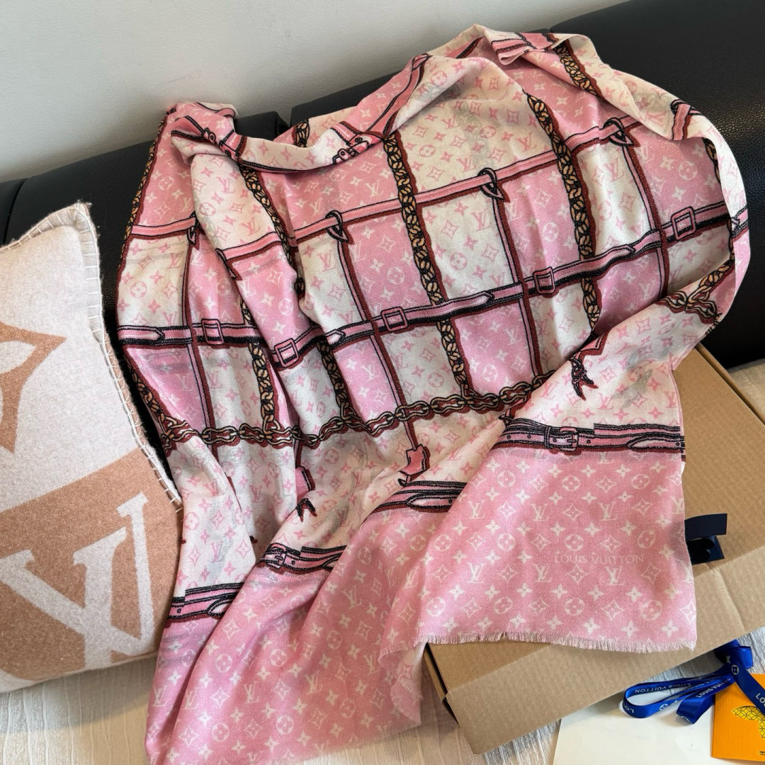 会发光发亮的围巾银丝羊绒长巾✨专柜同步‼️真心赞‼️驴家路易威登经典 Monogram 图案搭配彩色边框