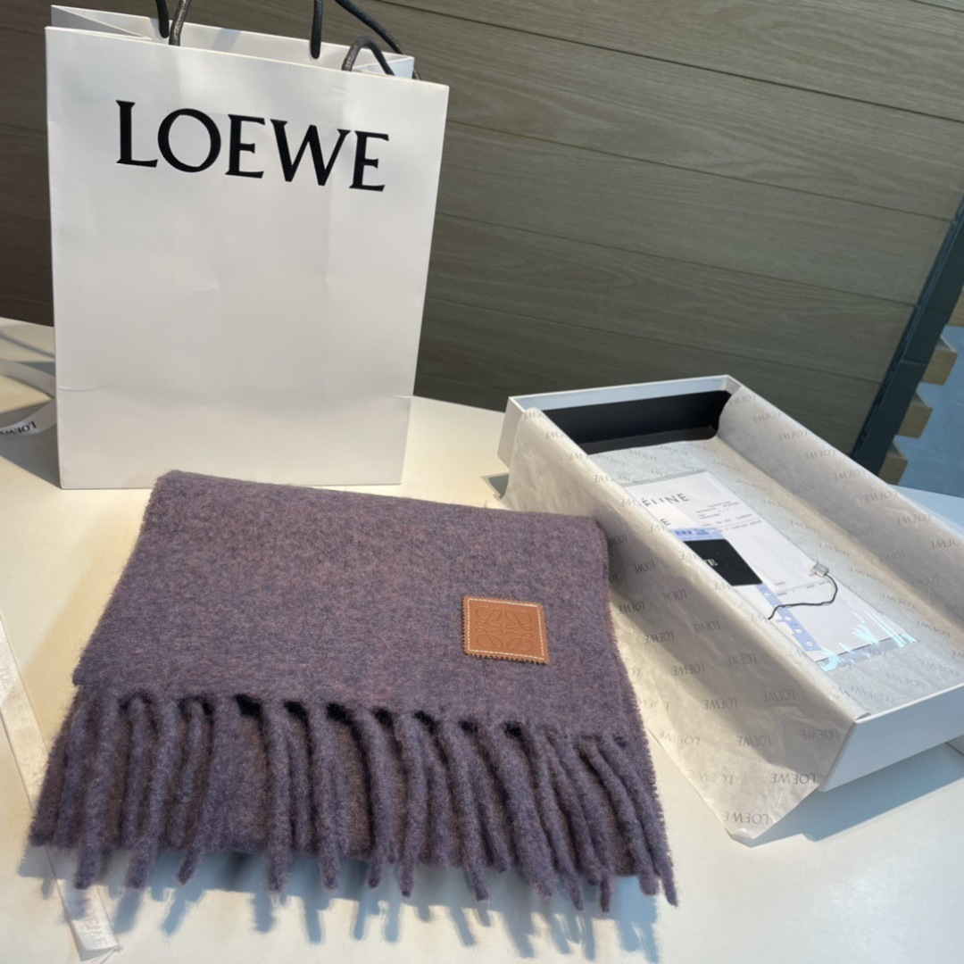 【▪❤️️Loewe超美新款马海毛围巾！超级推荐入手！】质感好货！罗意威主打的马海毛围巾~据说超难买哦！