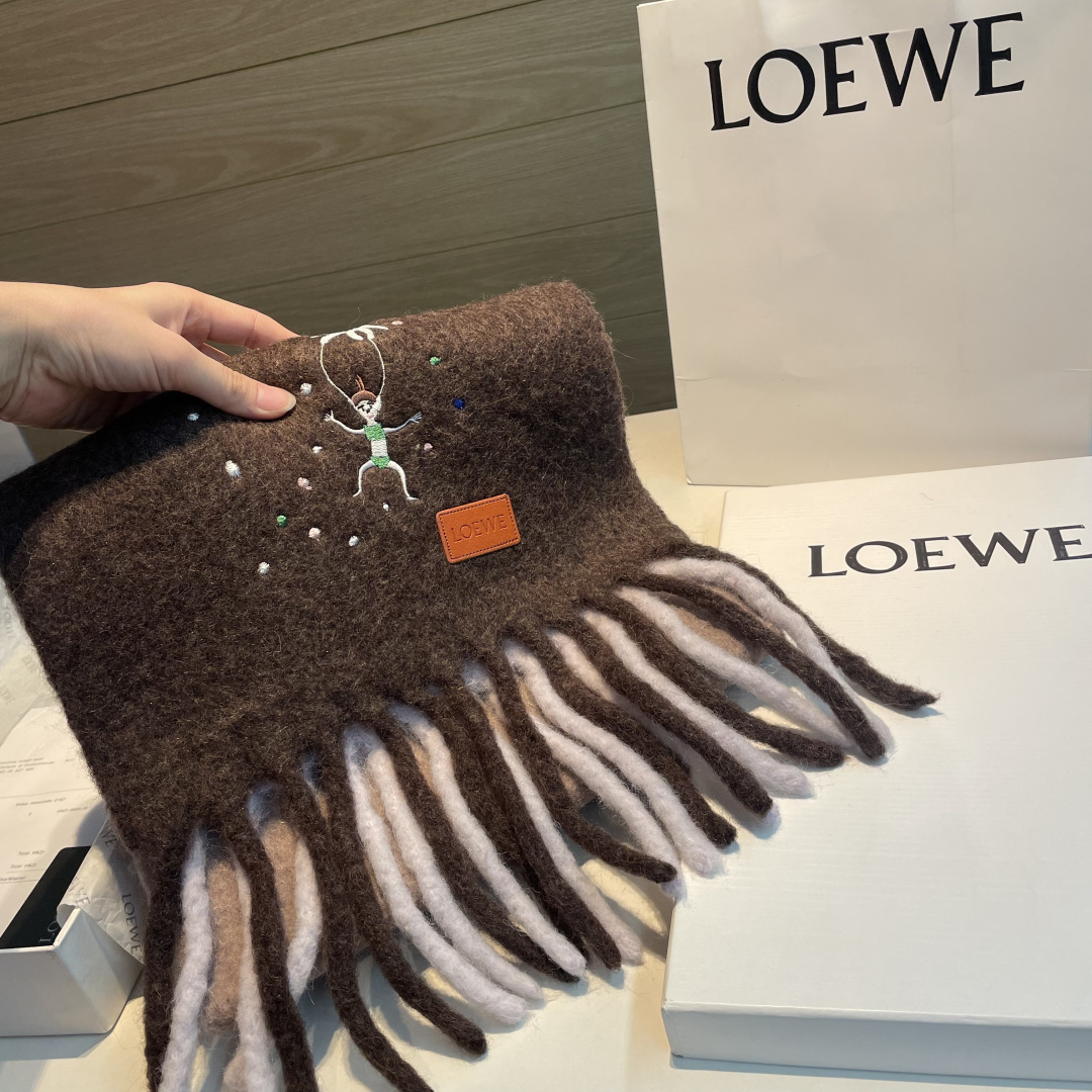 【▪❤️️Loewe超美新款马海毛围巾！超级推荐入手！】质感好货！罗意威主打的马海毛围巾~据说超难买哦！