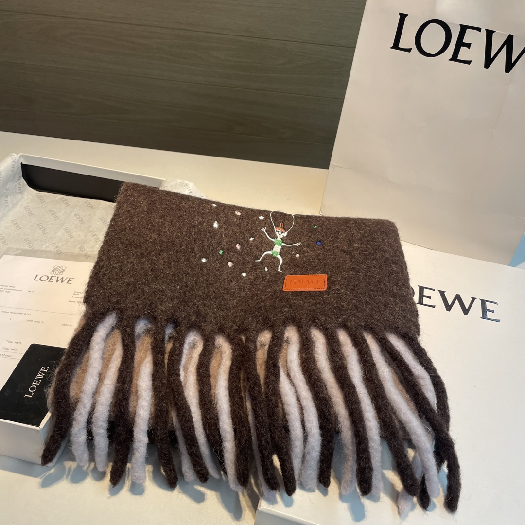 【▪❤️️Loewe超美新款马海毛围巾！超级推荐入手！】质感好货！罗意威主打的马海毛围巾~据说超难买哦！