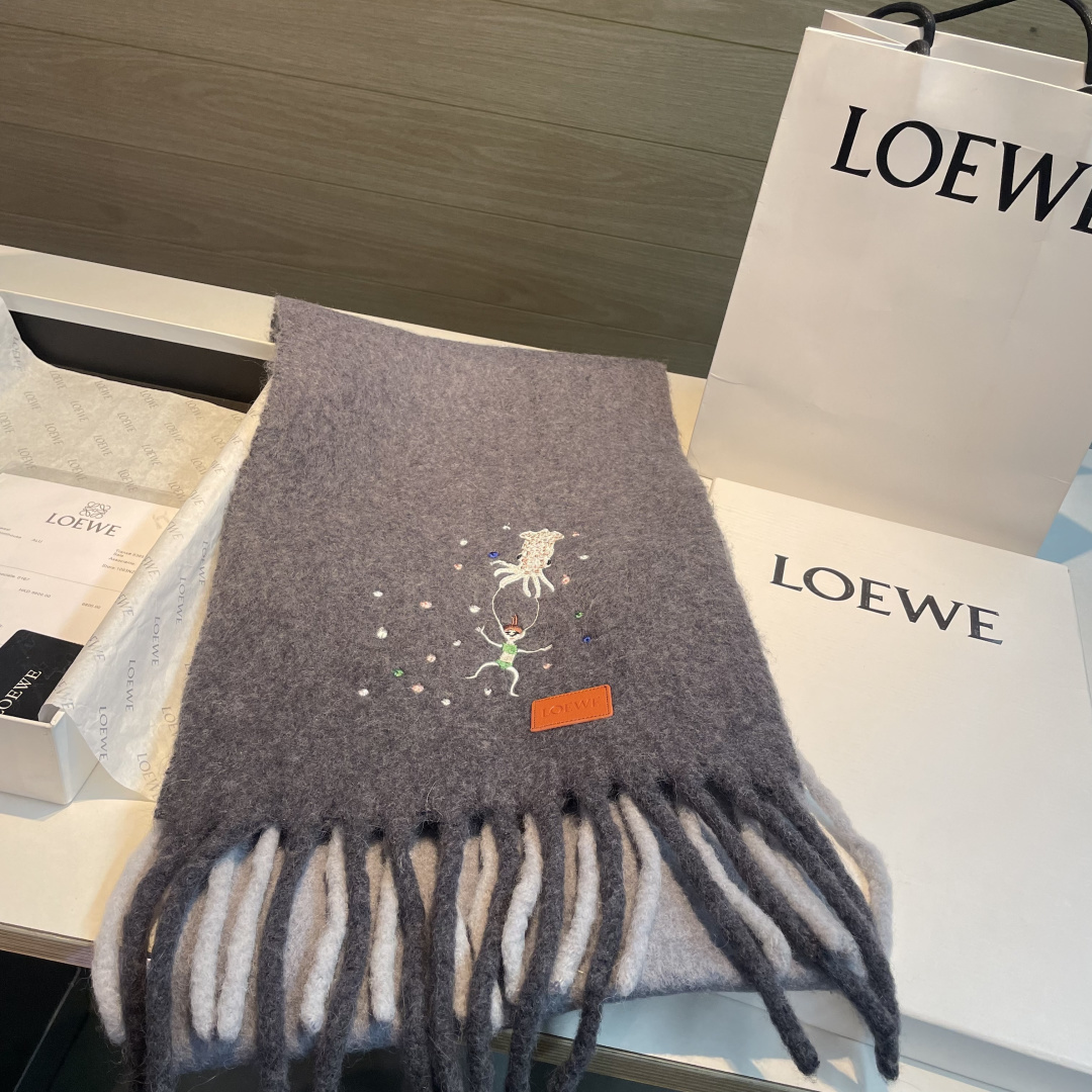 【▪❤️️Loewe超美新款马海毛围巾！超级推荐入手！】质感好货！罗意威主打的马海毛围巾~据说超难买哦！