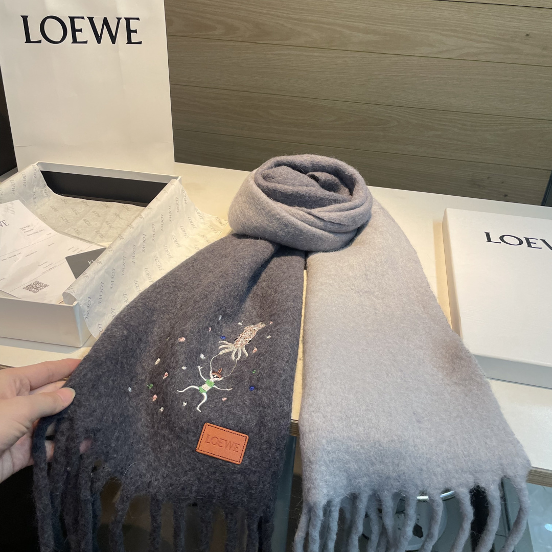 【▪❤️️Loewe超美新款马海毛围巾！超级推荐入手！】质感好货！罗意威主打的马海毛围巾~据说超难买哦！