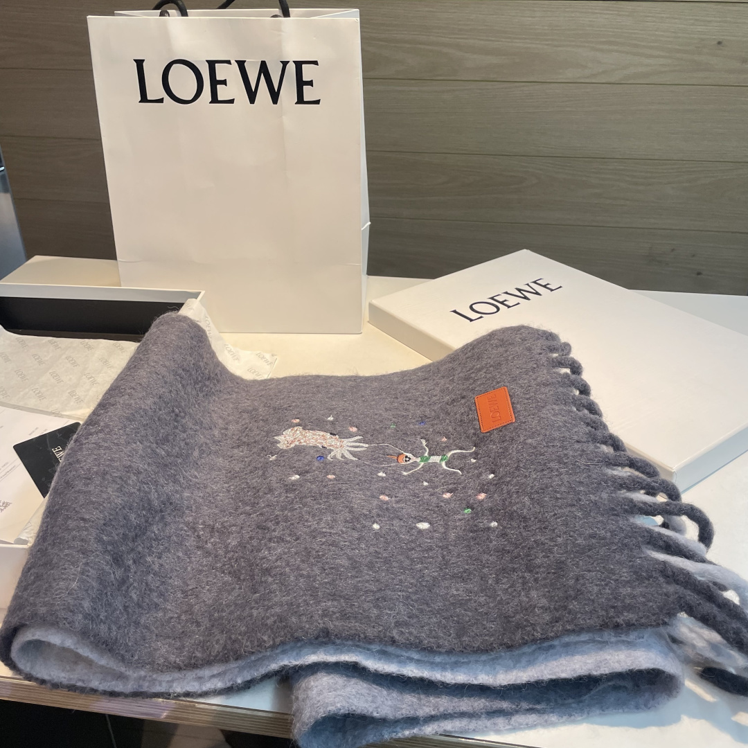 【▪❤️️Loewe超美新款马海毛围巾！超级推荐入手！】质感好货！罗意威主打的马海毛围巾~据说超难买哦！
