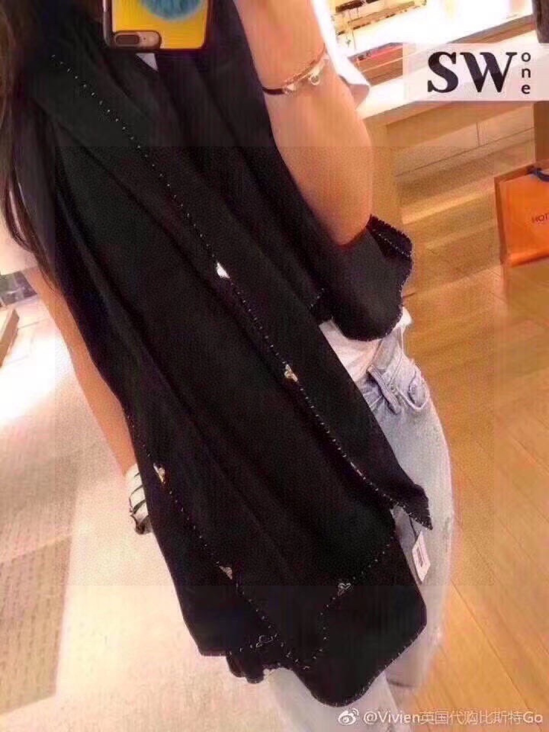 重磅货，质感真心赞‼️LV专柜限量金属老花饰扣，纯手工金线卷边披肩‼️听QC说，这个卷边超级费工时，熟练