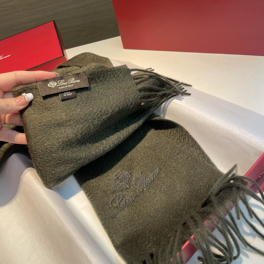 Loro Piana · 诺悠翩雅秋冬新品❗️【极品山羊绒小围巾】送人自留都太高大上了😍重磅上新，爆款爆