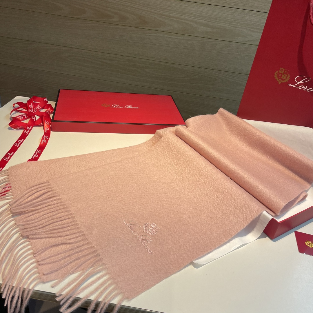 Loro Piana · 诺悠翩雅秋冬新品❗️【极品山羊绒小围巾】送人自留都太高大上了😍重磅上新，爆款爆