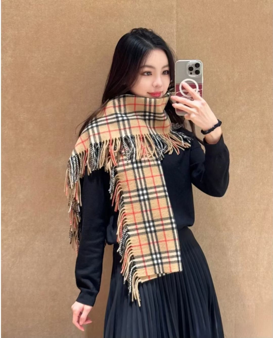 Burberry B家蜈蚣巾金靖同款新品到货 采用内蒙古 羊绒毛 最新款男女通用 重磅推荐 的格子