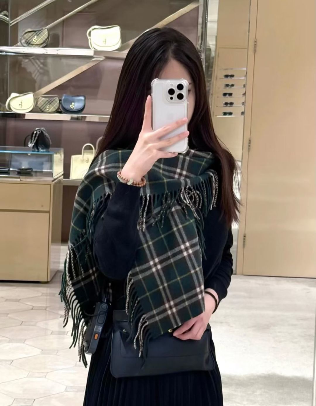 Burberry B家蜈蚣巾金靖同款新品到货 采用内蒙古 羊绒毛 最新款男女通用 重磅推荐 的格子