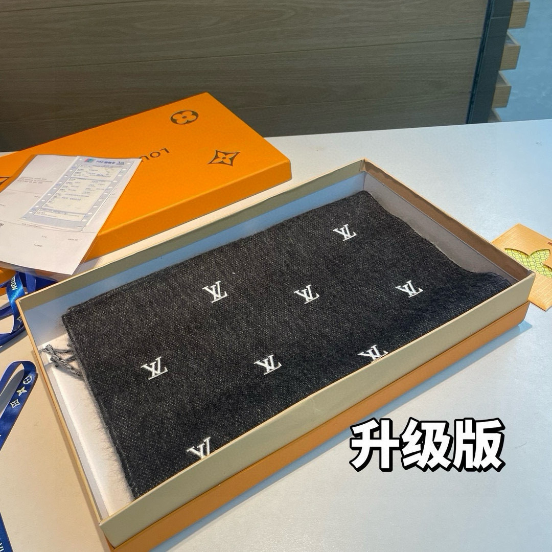 Louis Vuitton Louis Vuitton 渠道独家特供大驴 款满天星当季双面热款女羔绒两用围巾