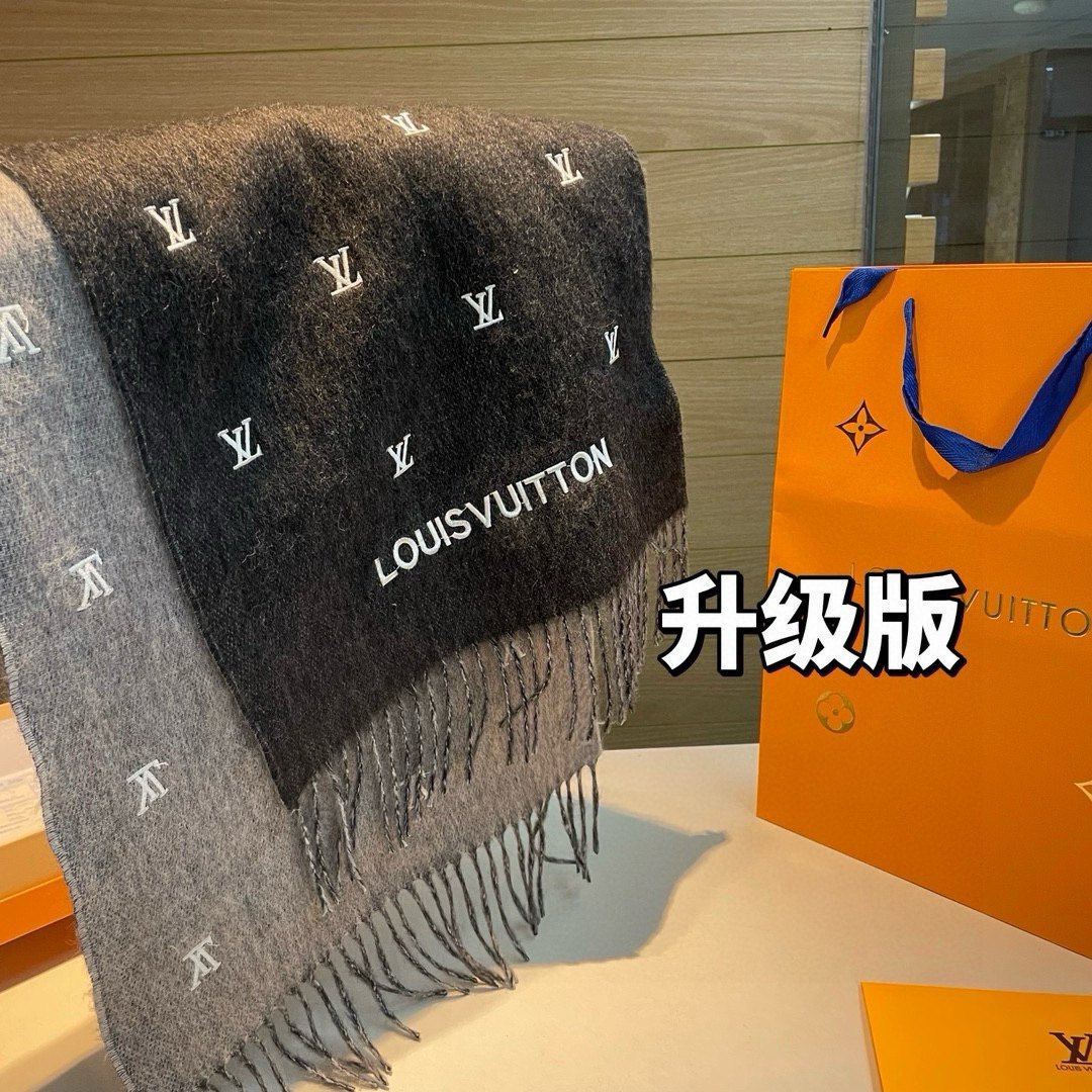 Louis Vuitton Louis Vuitton 渠道独家特供大驴 款满天星当季双面热款女羔绒两用围巾