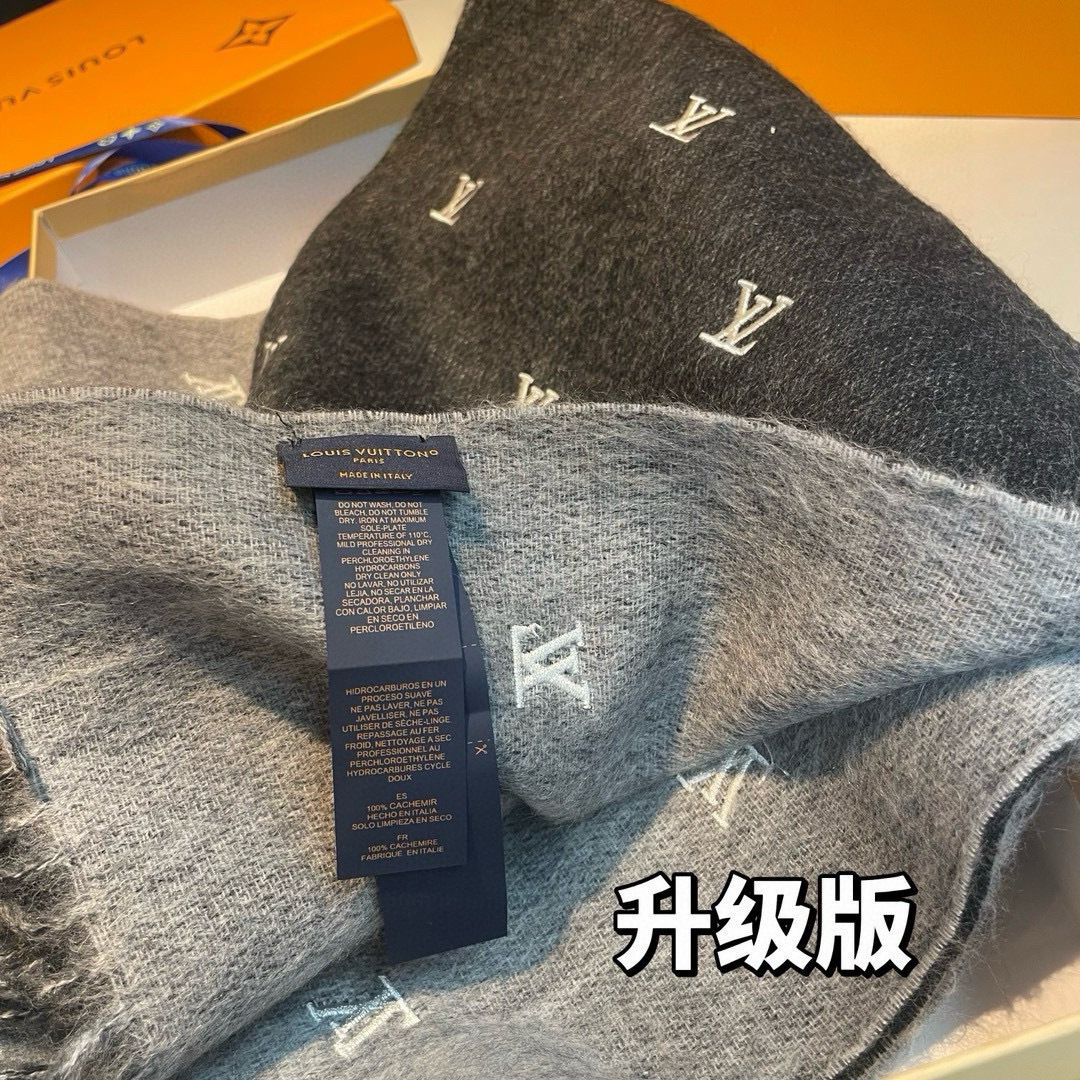 Louis Vuitton Louis Vuitton 渠道独家特供大驴 款满天星当季双面热款女羔绒两用围巾