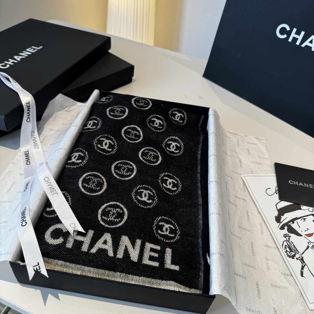 Chanel Chanel香家 高级舒适 气质 相信我的就收吧 香奈儿这款触动内心的柔美围巾