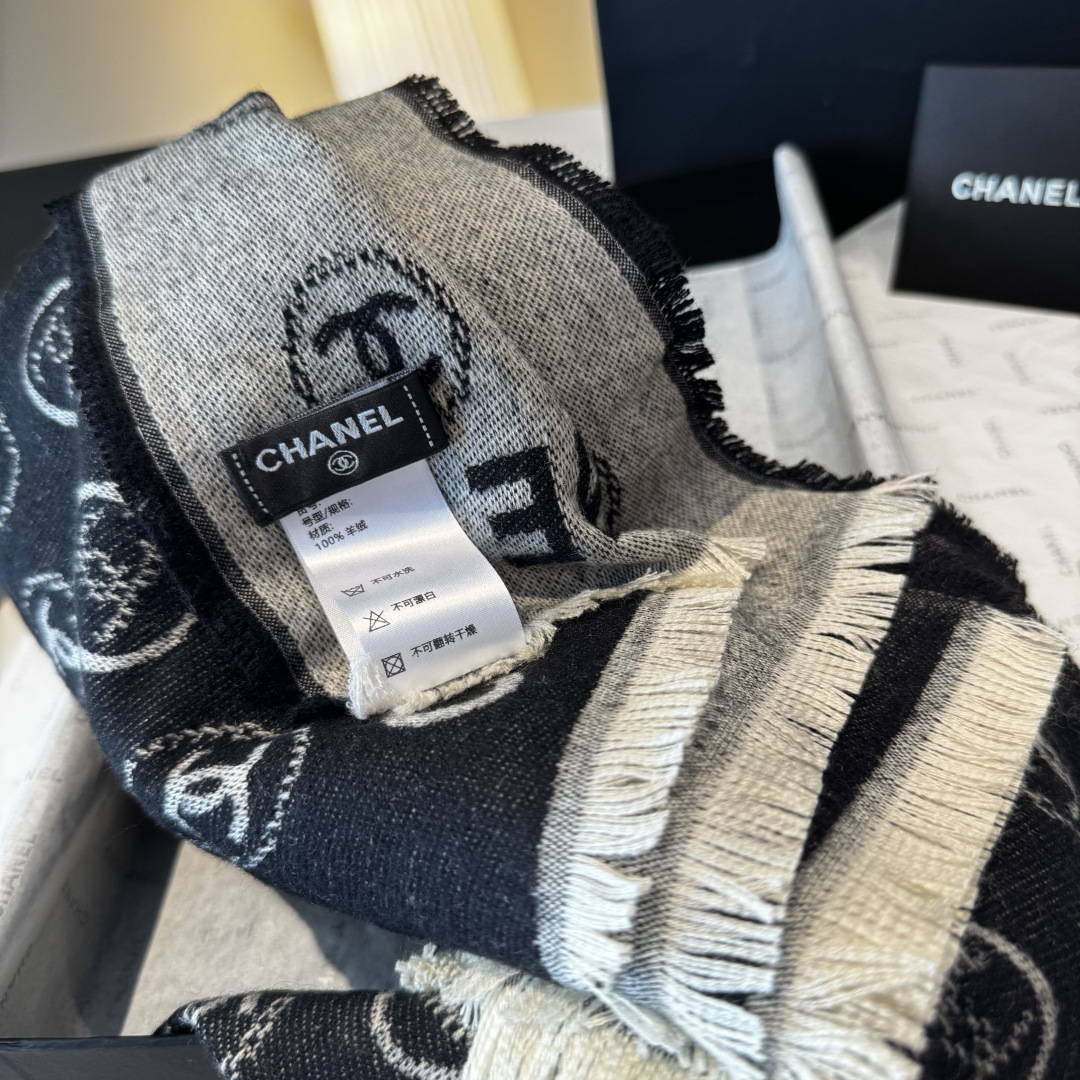 Chanel Chanel香家 高级舒适 气质 相信我的就收吧 香奈儿这款触动内心的柔美围巾