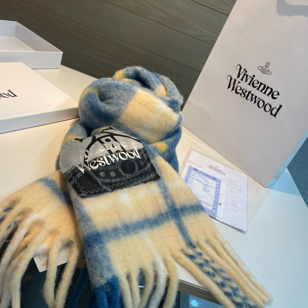 新款到货‼️𝐕𝐢𝐯𝐢𝐞𝐧𝐧𝐞 𝐖𝐞𝐬𝐭𝐰𝐨𝐨𝐝🪐✨经典大土星马海毛围巾 vivienne westwoo