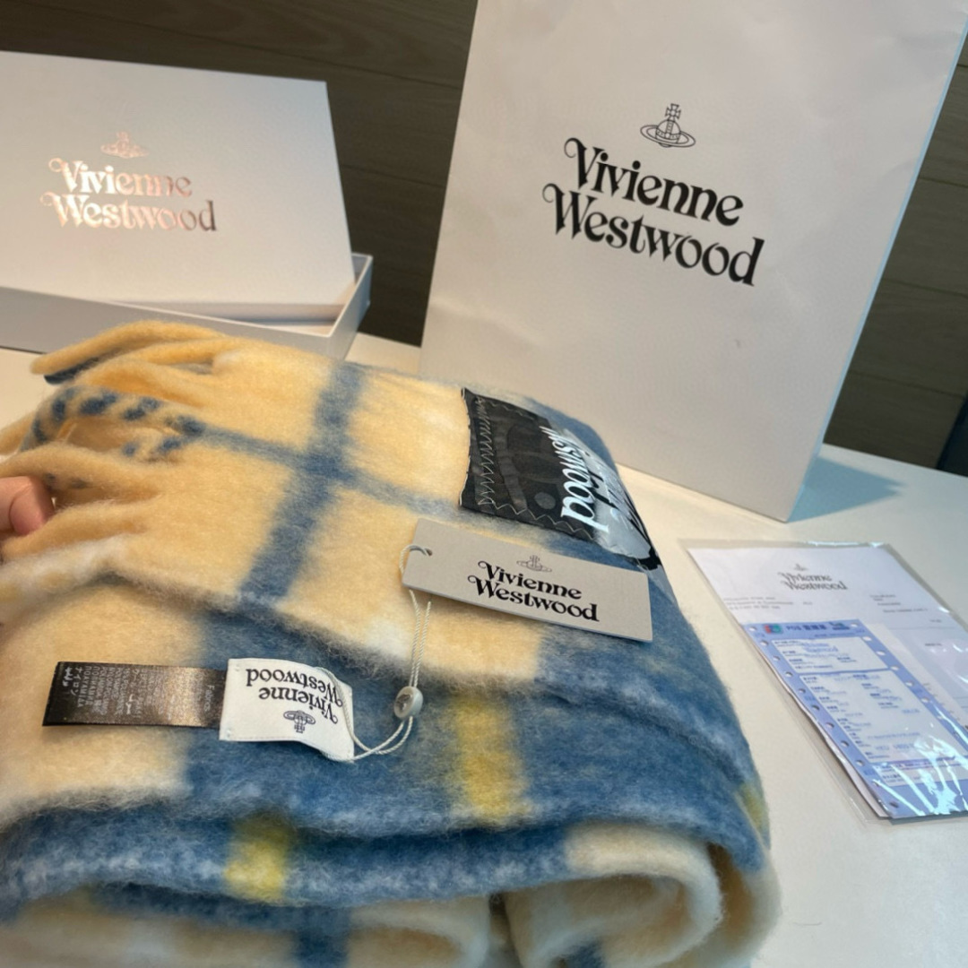 新款到货‼️𝐕𝐢𝐯𝐢𝐞𝐧𝐧𝐞 𝐖𝐞𝐬𝐭𝐰𝐨𝐨𝐝🪐✨经典大土星马海毛围巾 vivienne westwoo
