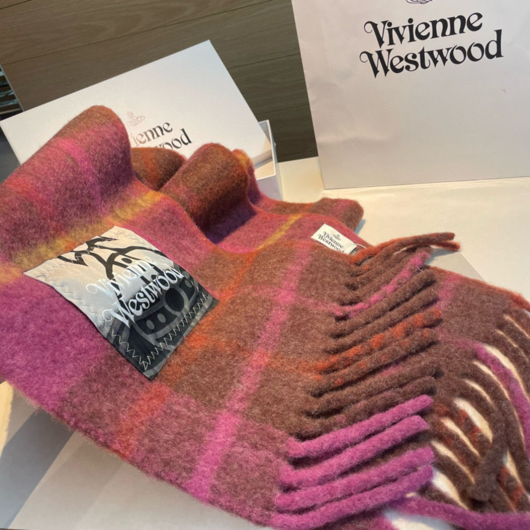 新款到货‼️𝐕𝐢𝐯𝐢𝐞𝐧𝐧𝐞 𝐖𝐞𝐬𝐭𝐰𝐨𝐨𝐝🪐✨经典大土星马海毛围巾 vivienne westwoo