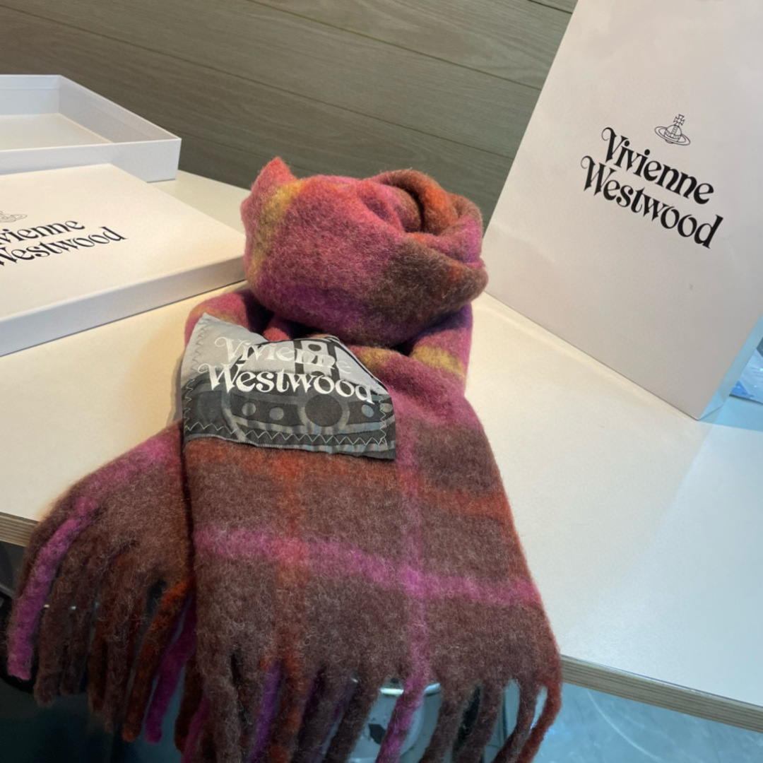 新款到货‼️𝐕𝐢𝐯𝐢𝐞𝐧𝐧𝐞 𝐖𝐞𝐬𝐭𝐰𝐨𝐨𝐝🪐✨经典大土星马海毛围巾 vivienne westwoo