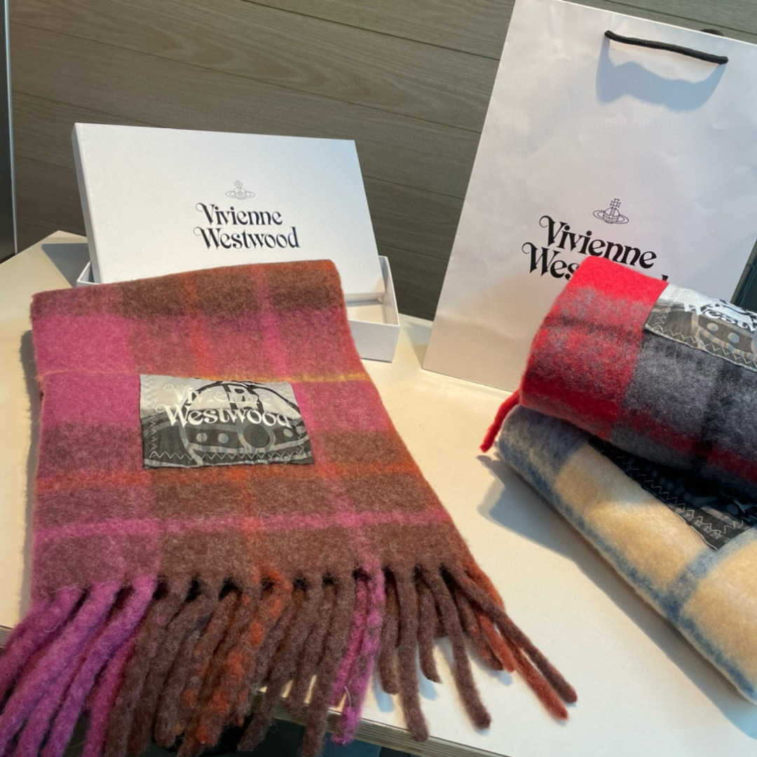 新款到货‼️𝐕𝐢𝐯𝐢𝐞𝐧𝐧𝐞 𝐖𝐞𝐬𝐭𝐰𝐨𝐨𝐝🪐✨经典大土星马海毛围巾 vivienne westwoo