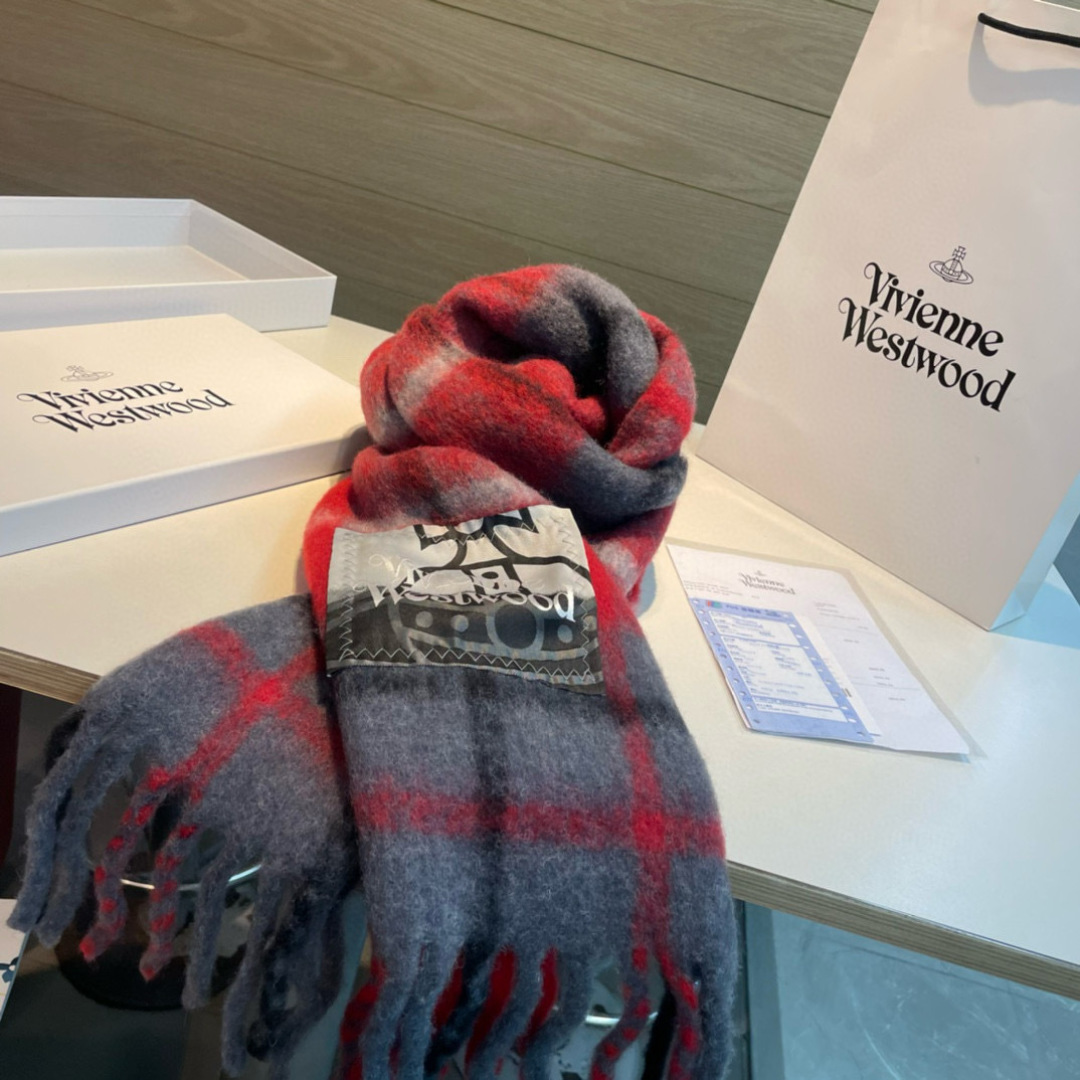 新款到货‼️𝐕𝐢𝐯𝐢𝐞𝐧𝐧𝐞 𝐖𝐞𝐬𝐭𝐰𝐨𝐨𝐝🪐✨经典大土星马海毛围巾 vivienne westwoo