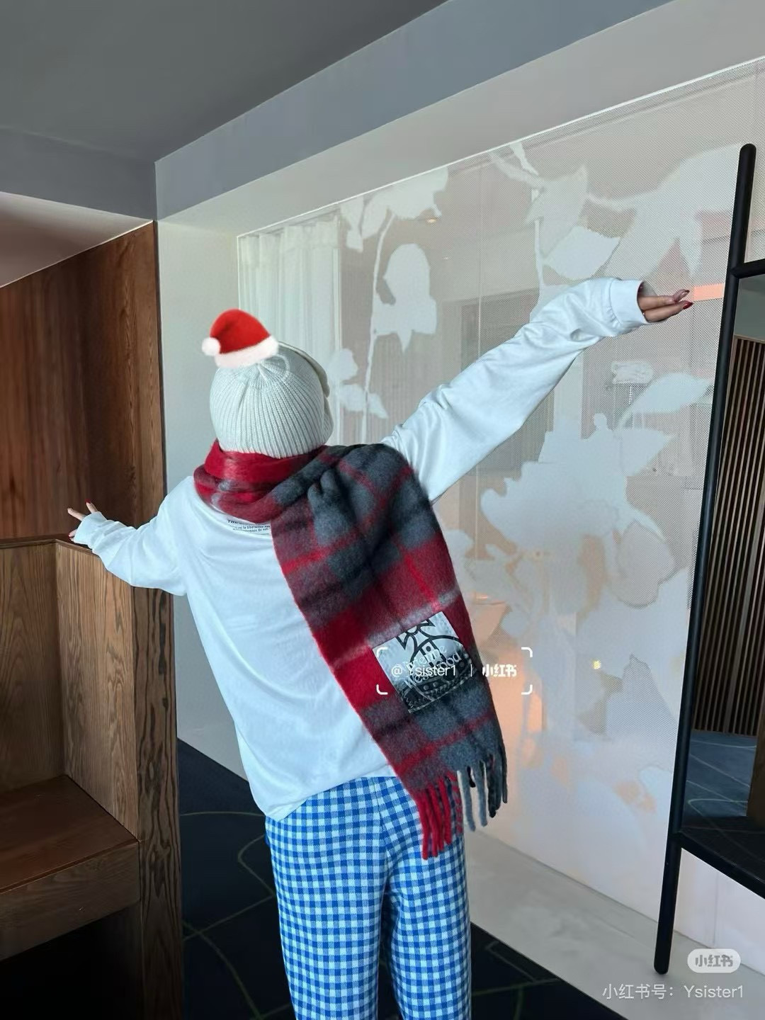 新款到货‼️𝐕𝐢𝐯𝐢𝐞𝐧𝐧𝐞 𝐖𝐞𝐬𝐭𝐰𝐨𝐨𝐝🪐✨经典大土星马海毛围巾 vivienne westwoo