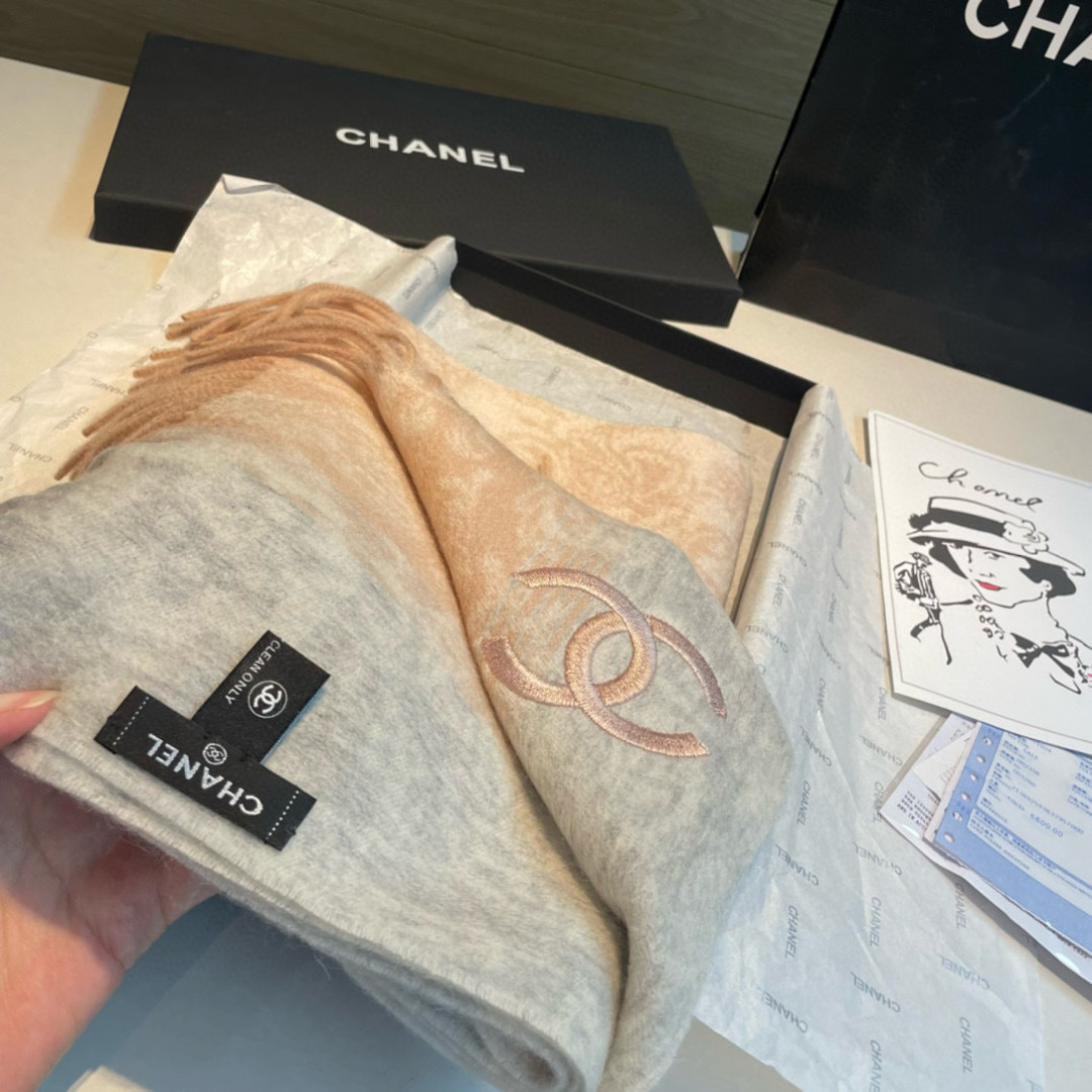 【CHANEL·香奈儿 】喜欢有颜值，高质量的亲可入手，名媛单品，无论怎么搭配都是满满的气质感，100%