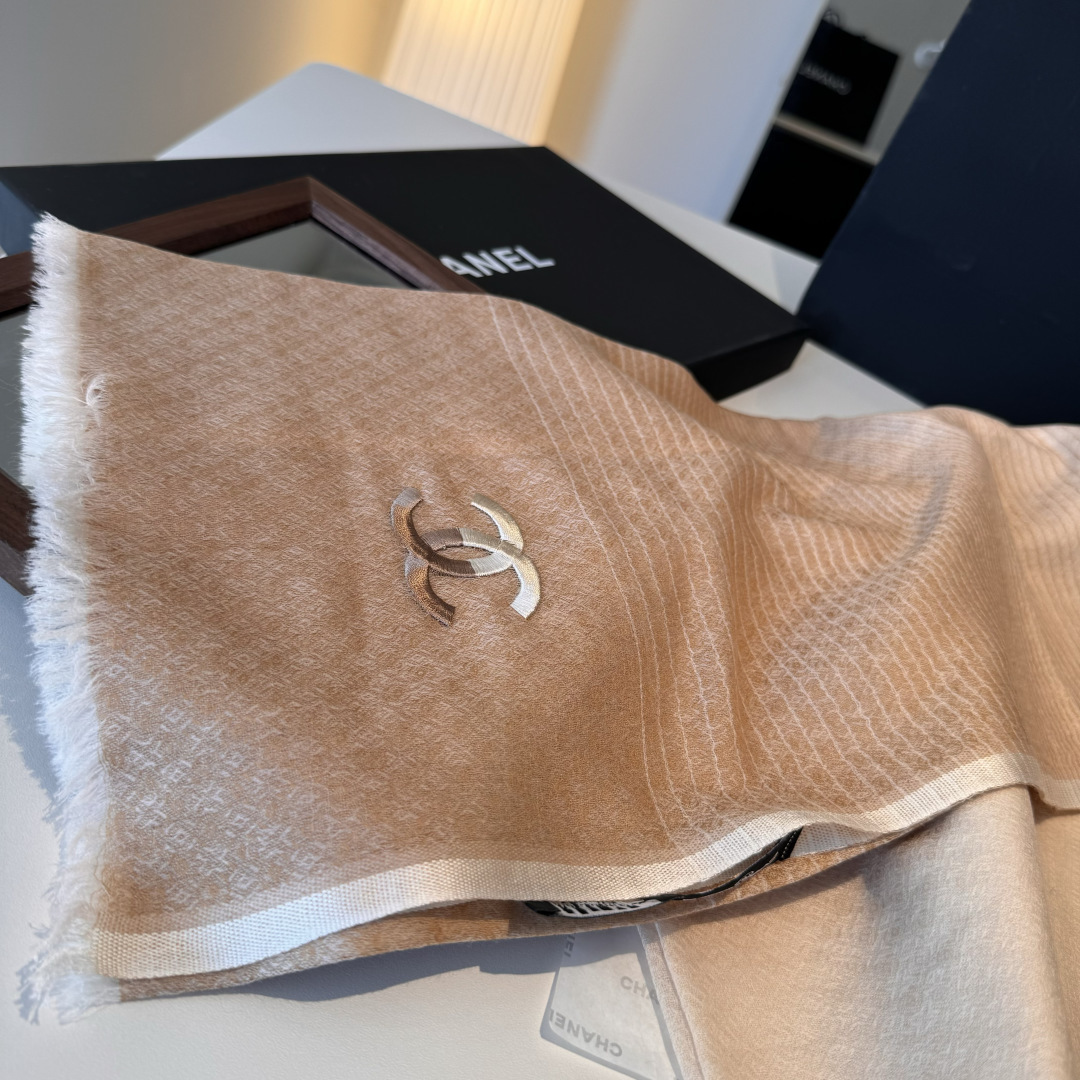 ，2025 年香奈儿极品原单 渐变色[玫瑰]非常温柔美丽的配色！高尖端产物⚠️重磅呈现 ，绝无仅有 史无