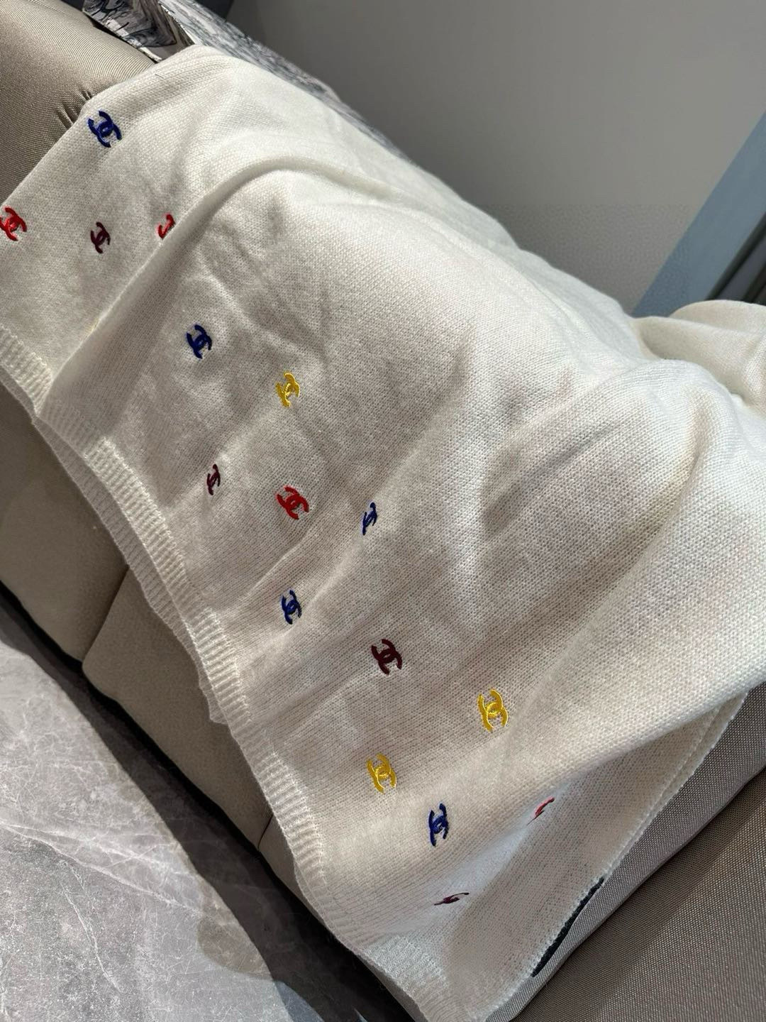 CHANEL羊绒长巾👏💙顶级原单正品旷世绝美【小香披肩】羊绒围巾，顶级高端货👼【绝对值得珍藏👍】👏香奈儿