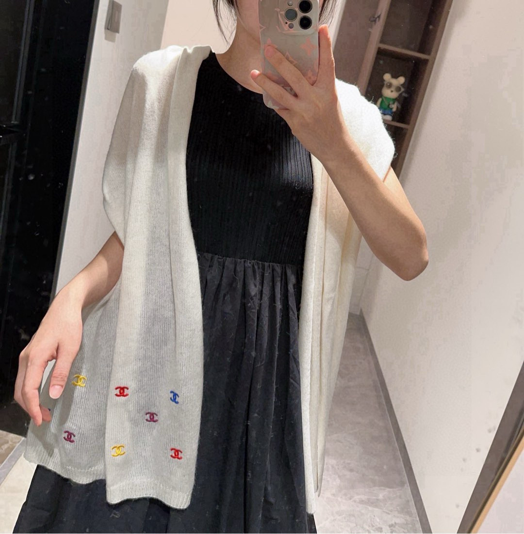 CHANEL羊绒长巾👏💙顶级原单正品旷世绝美【小香披肩】羊绒围巾，顶级高端货👼【绝对值得珍藏👍】👏香奈儿