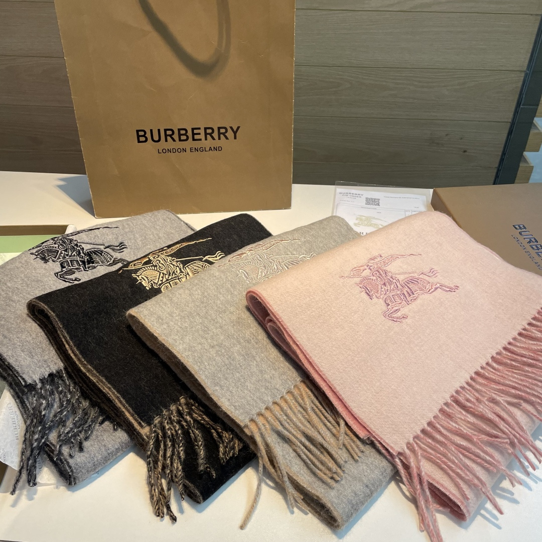 ✨✨Burberry · 巴宝莉双面围巾❗好看的要疯掉了，太有型太有魅力了❗❗非常斯文时尚的秋冬单品！真