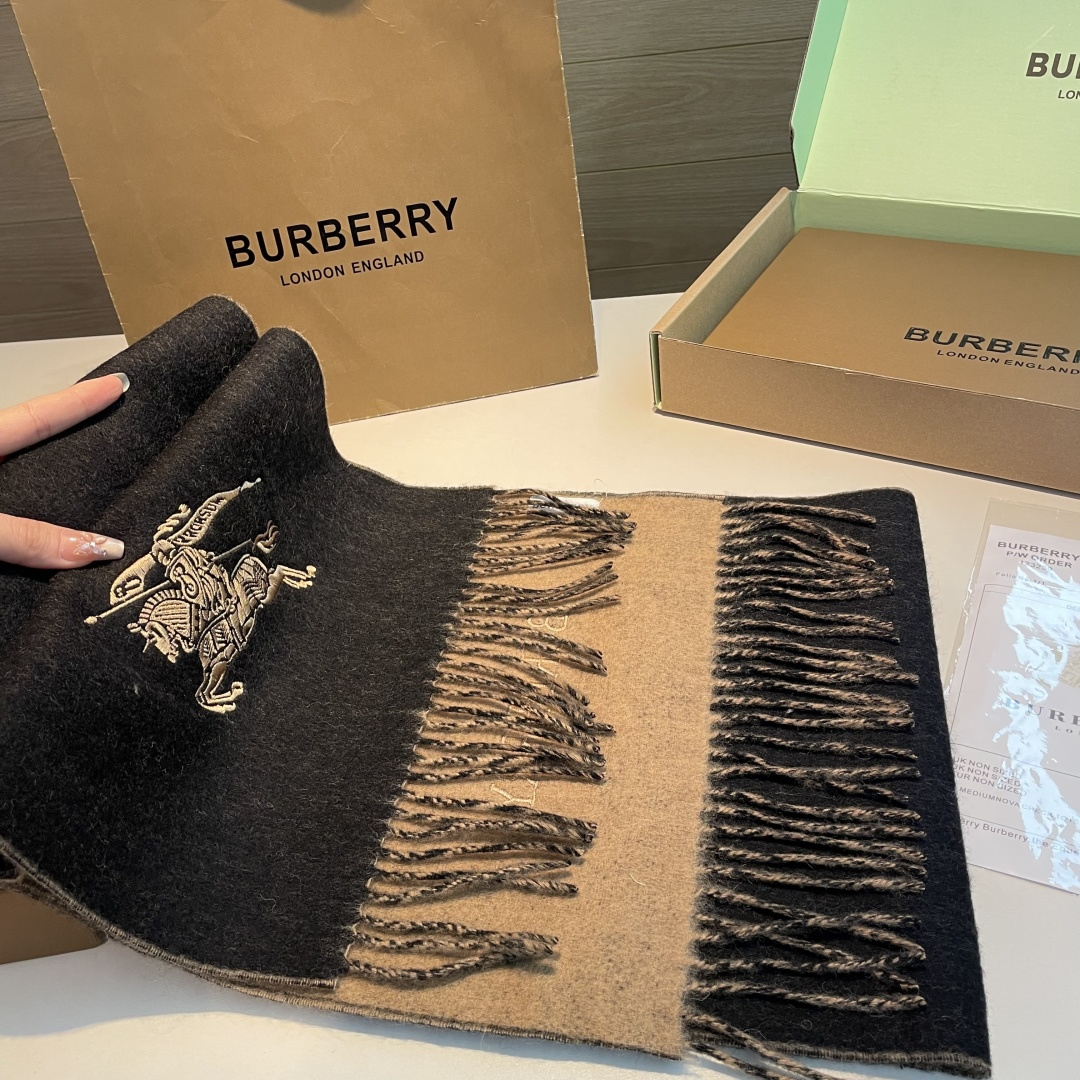 ✨✨Burberry · 巴宝莉双面围巾❗好看的要疯掉了，太有型太有魅力了❗❗非常斯文时尚的秋冬单品！真