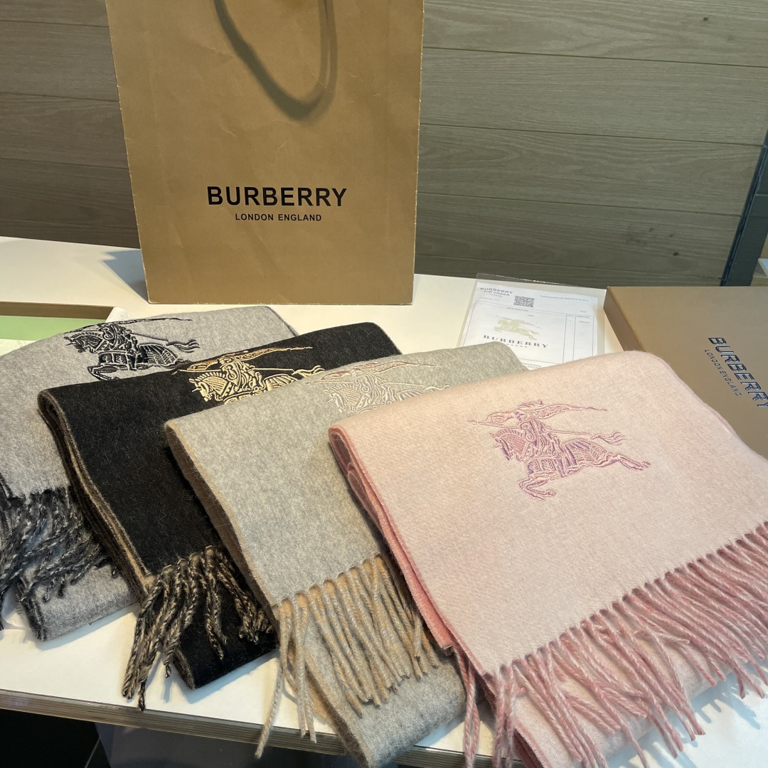✨✨Burberry · 巴宝莉双面围巾❗好看的要疯掉了，太有型太有魅力了❗❗非常斯文时尚的秋冬单品！真