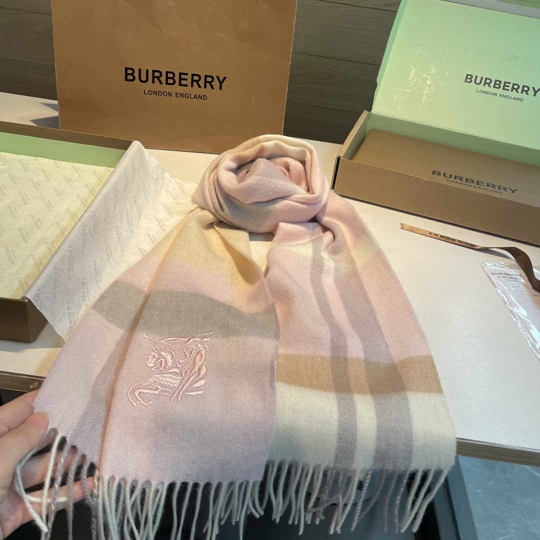 ✨✨Burberry · 巴宝莉双面围巾❗好看的要疯掉了，太有型太有魅力了❗❗非常斯文时尚的秋冬单品！真