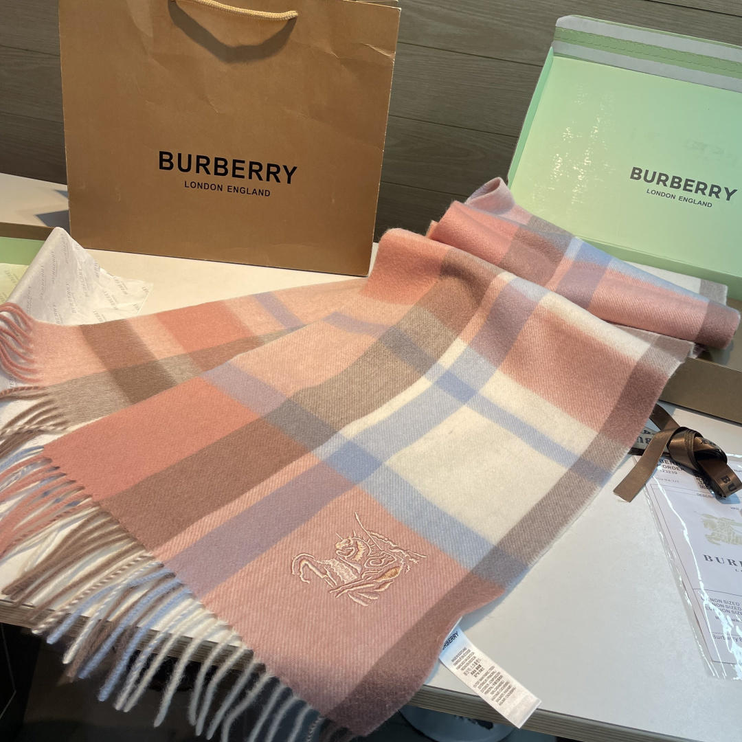 ✨✨Burberry · 巴宝莉双面围巾❗好看的要疯掉了，太有型太有魅力了❗❗非常斯文时尚的秋冬单品！真