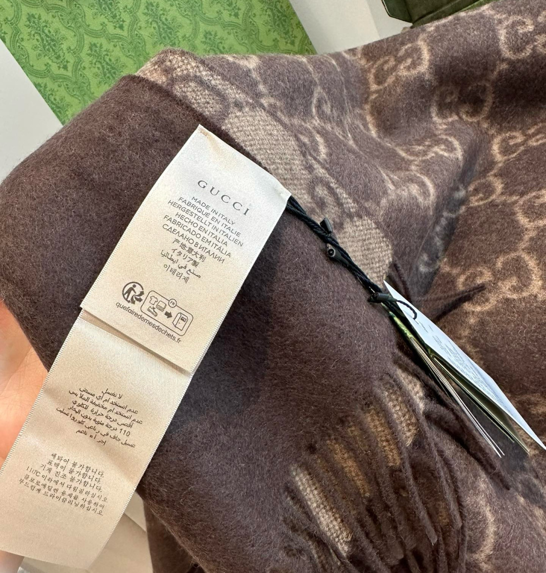 Gucci重磅专柜最最新款，专柜售8000+的好货！就是喜欢Gucci这种调调！长在很多人喜欢这种时髦感