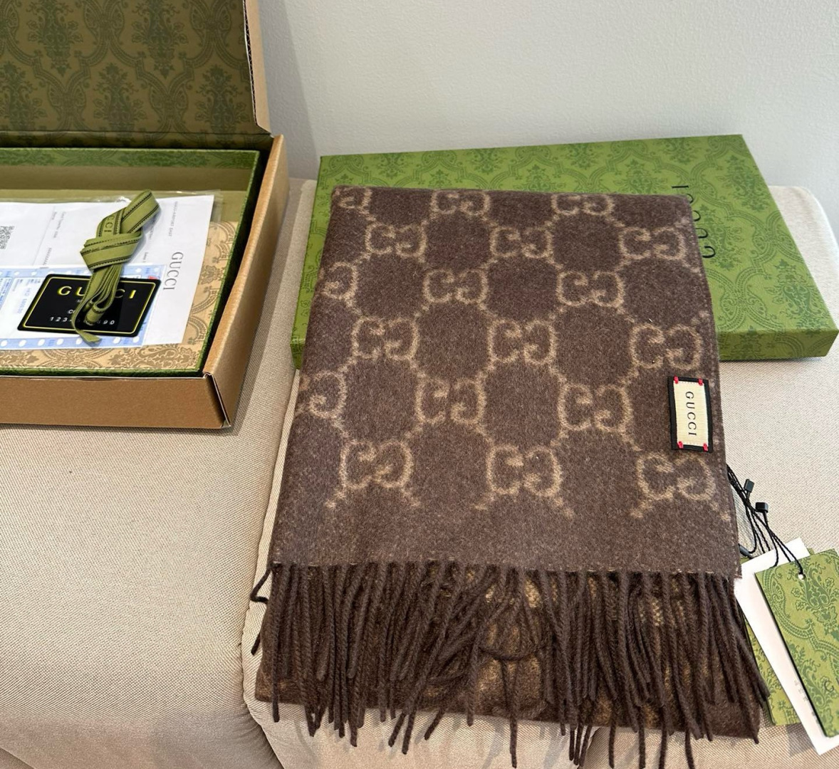 Gucci重磅专柜最最新款，专柜售8000+的好货！就是喜欢Gucci这种调调！长在很多人喜欢这种时髦感