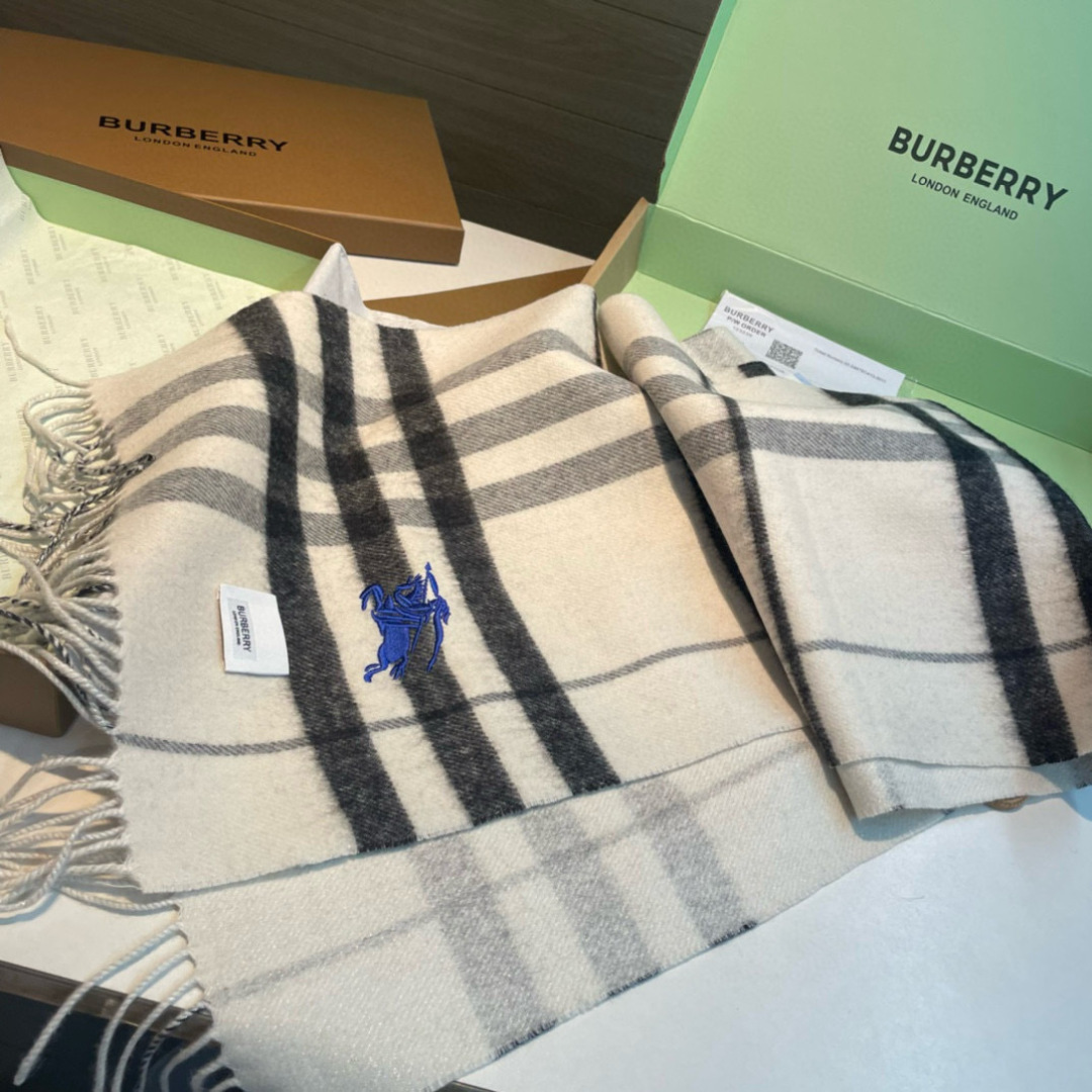 💨顶级高端货现货发行⚠️🎀💟巴宝莉专柜超爆万年款✨【经典长巾】羊绒围巾✨品质手感好到不行‼️100%顶级