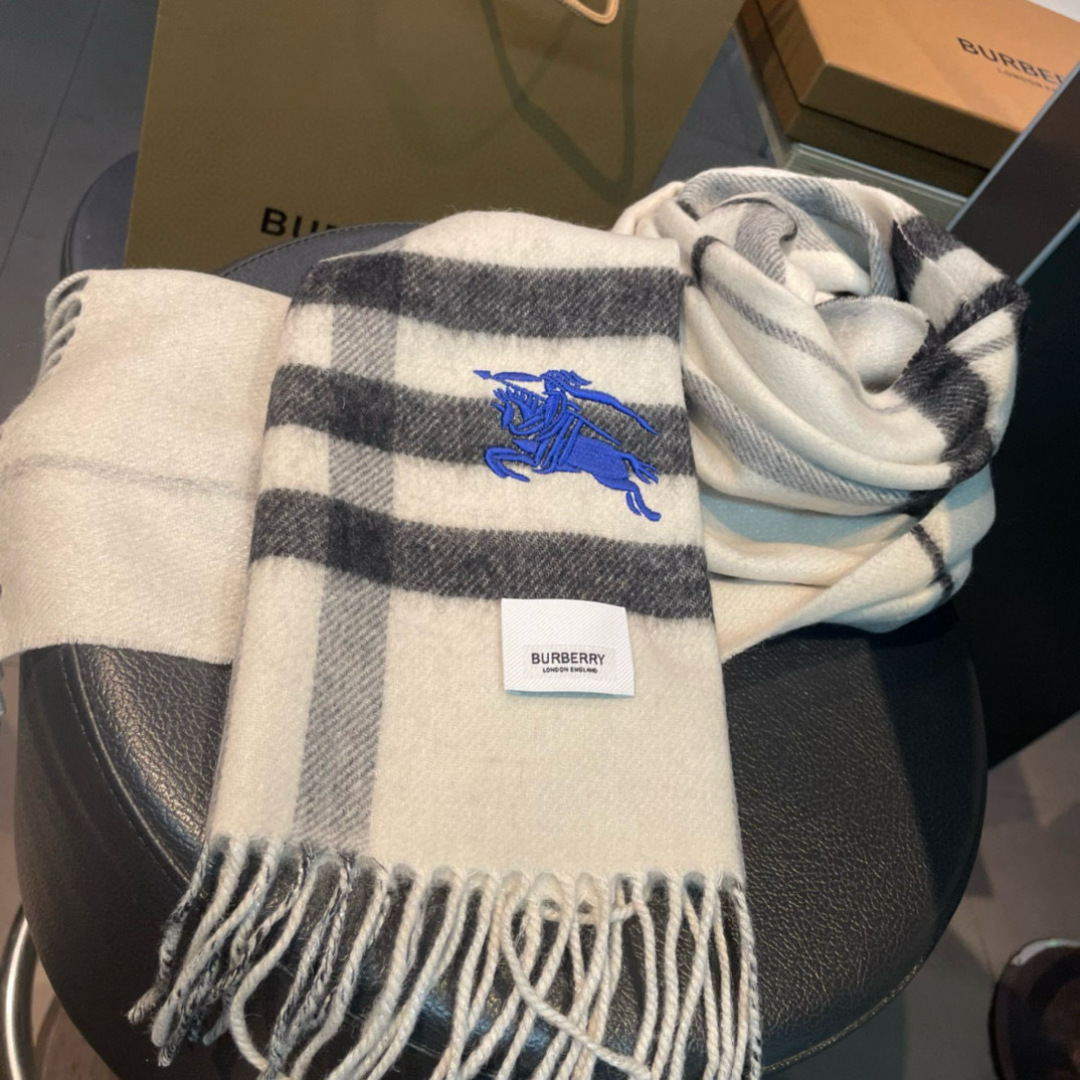 💨顶级高端货现货发行⚠️🎀💟巴宝莉专柜超爆万年款✨【经典长巾】羊绒围巾✨品质手感好到不行‼️100%顶级