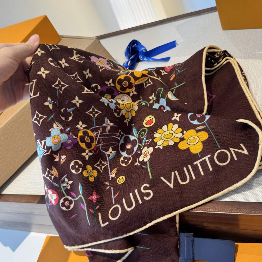 ❄【双面同色】原单Lv140cm丝绒方本款方巾，丝印工艺刻画丰富细节，描绘 Monogram 薇薇安之家