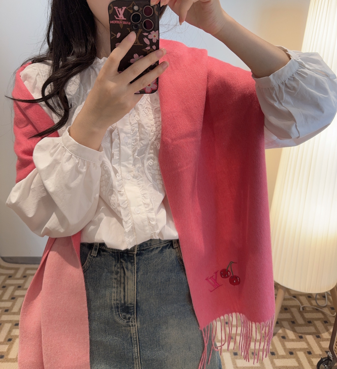 樱桃围巾❗️好看的要疯掉了，太有型太有魅力了❗️❗️非常斯文时尚的秋冬单品！真的很喜欢，非常Classi