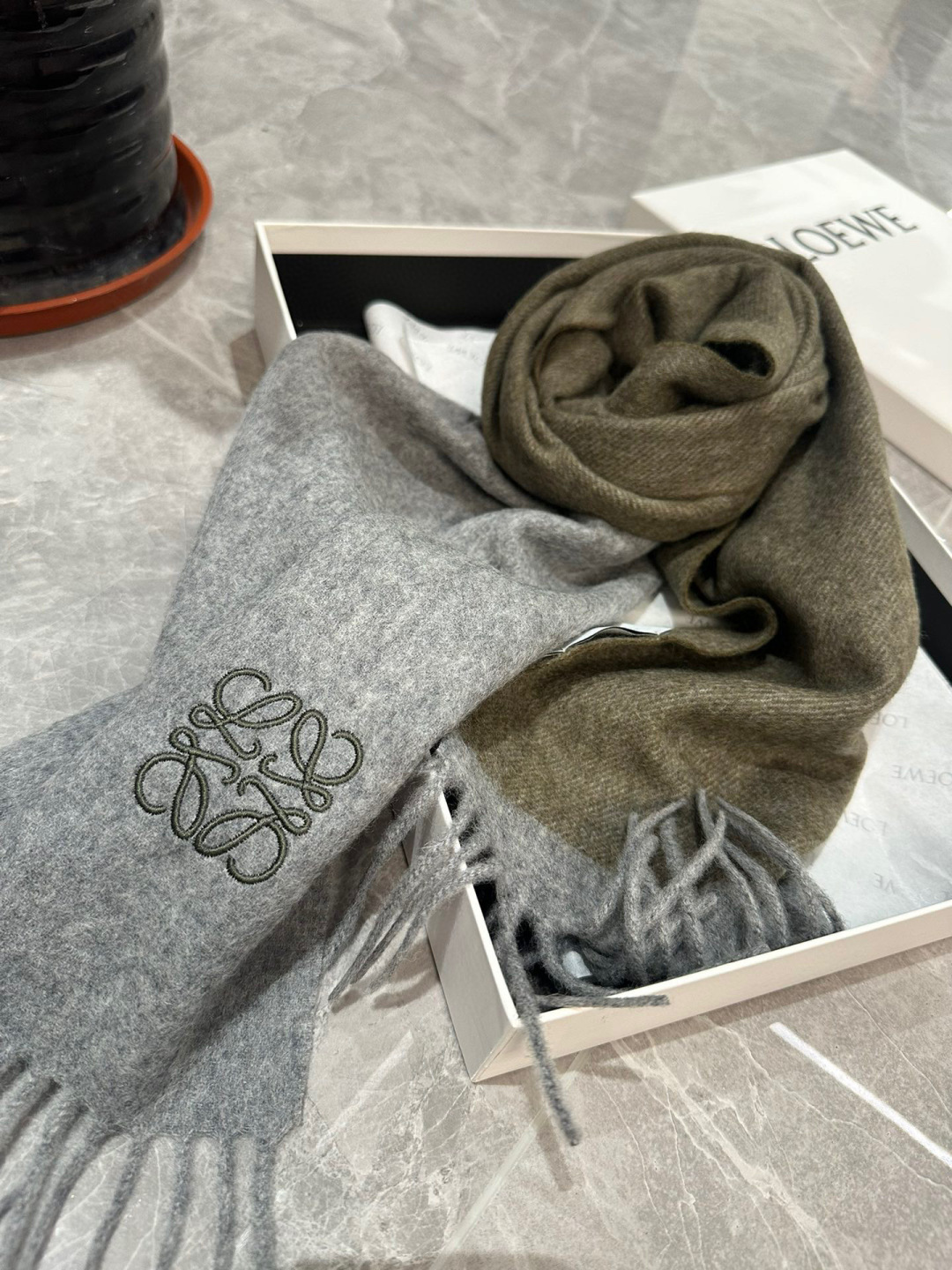 罗意威。【男女围巾】怒赞自留，难得的高端男款！家属福利！非常正的围巾~面料大爱，非常柔软细腻舒服，轻度水