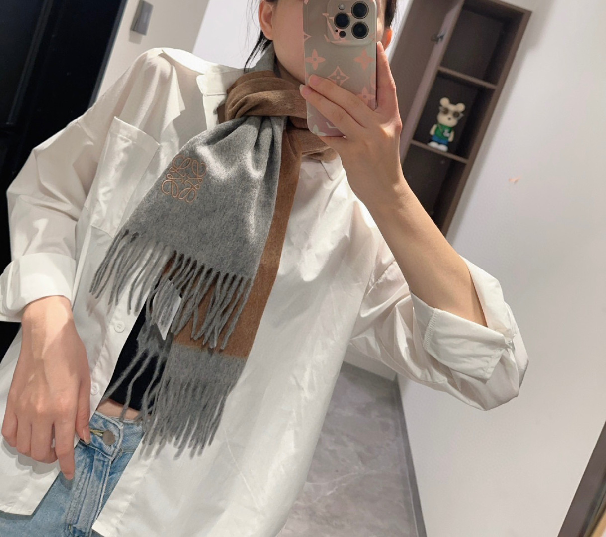 罗意威。【男女围巾】怒赞自留，难得的高端男款！家属福利！非常正的围巾~面料大爱，非常柔软细腻舒服，轻度水