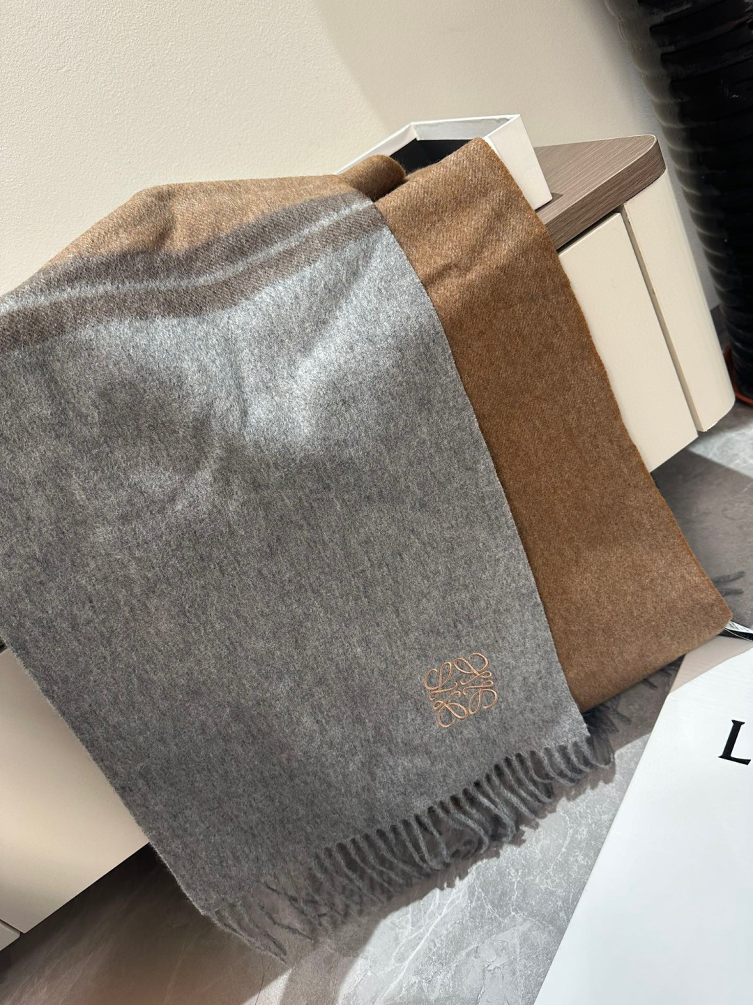 罗意威。【男女围巾】怒赞自留，难得的高端男款！家属福利！非常正的围巾~面料大爱，非常柔软细腻舒服，轻度水