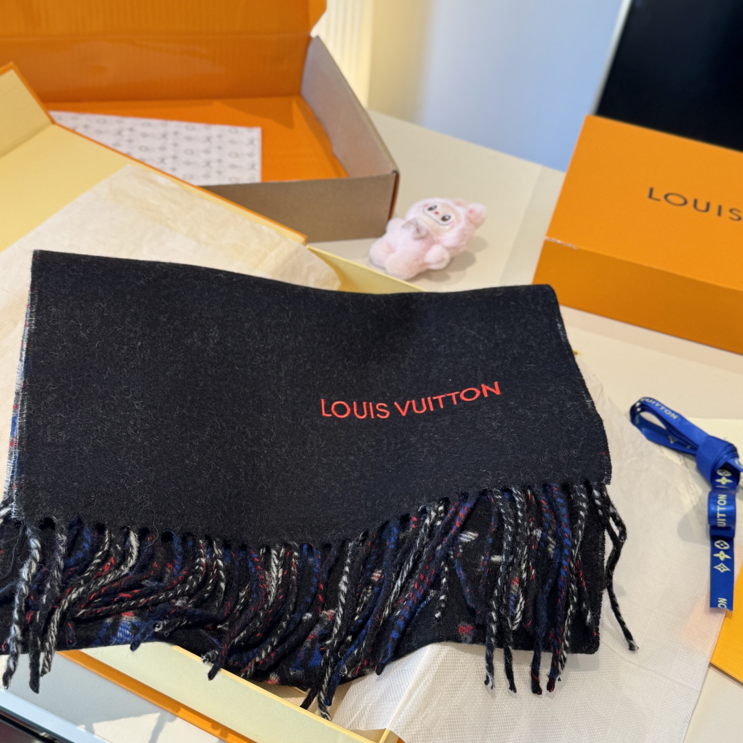 🆕LOUIS VUITTON · 路易威登❗️驴家的男款围巾就且买且珍惜吧 - 男款真的很少，一年也就出