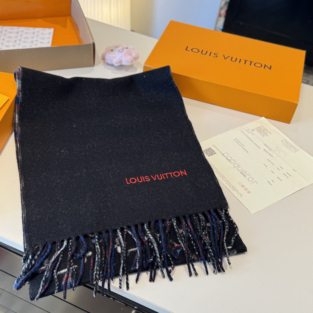 🆕LOUIS VUITTON · 路易威登❗️驴家的男款围巾就且买且珍惜吧 - 男款真的很少，一年也就出