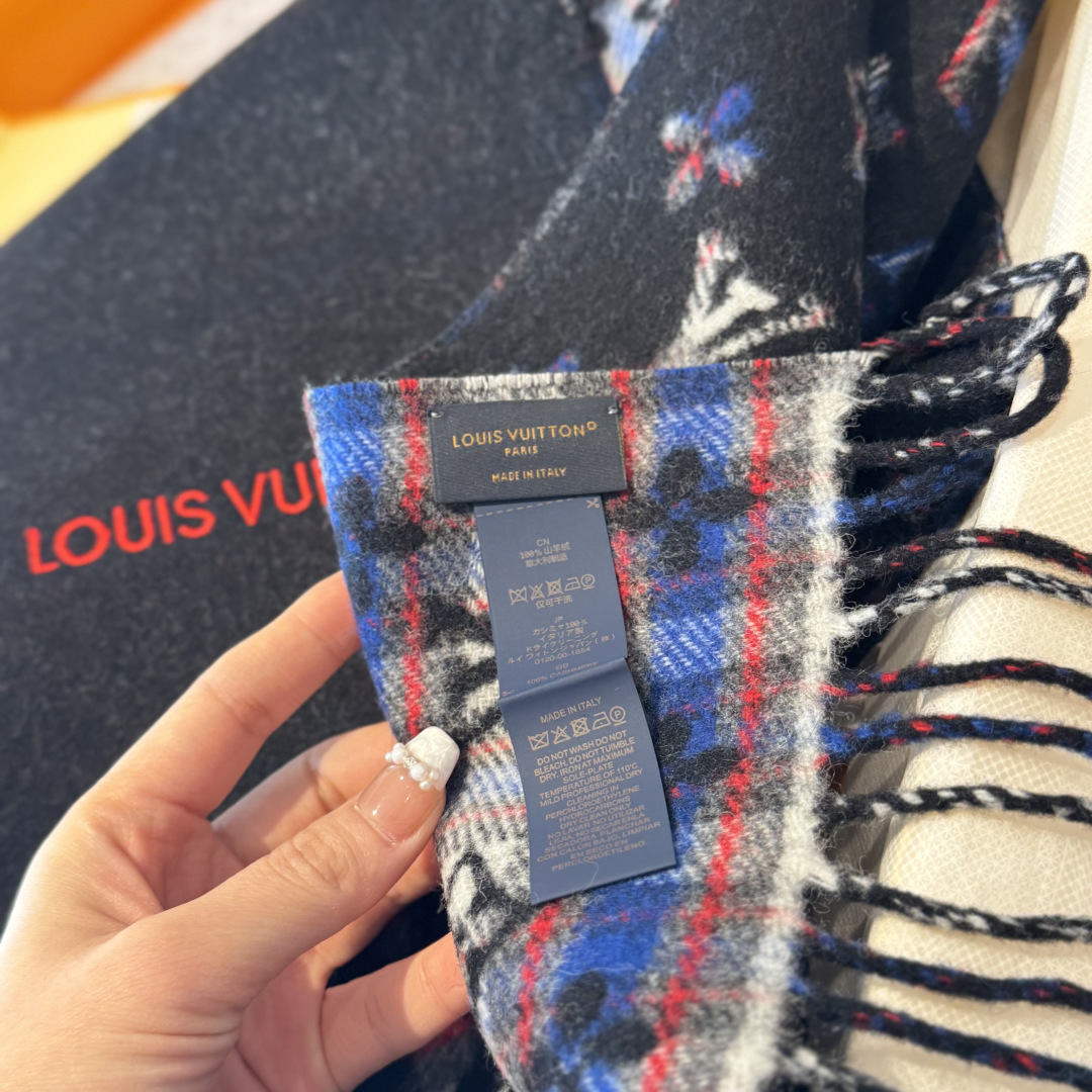 🆕LOUIS VUITTON · 路易威登❗️驴家的男款围巾就且买且珍惜吧 - 男款真的很少，一年也就出