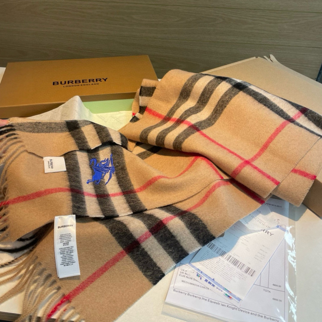 蓝马系列 ✨✨Burberry · 巴宝莉双面围巾❗好看的要疯掉了，太有型太有魅力了❗❗非常斯文时尚的秋